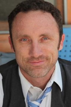 Joel Bryant interpreta Agent Ashton