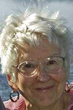 Betty Phillips interpreta Mrs. Evesham