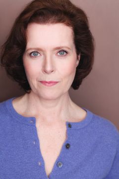 Anne-Marie Cusson interpreta Philip Allen's Secretary