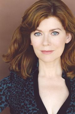 Deborah Quayle interpreta Beth