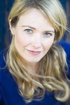 Karly Warkentin interpreta Boy's Mother