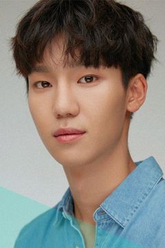Kwon Hyeong-seok interpreta Secretary Kang
