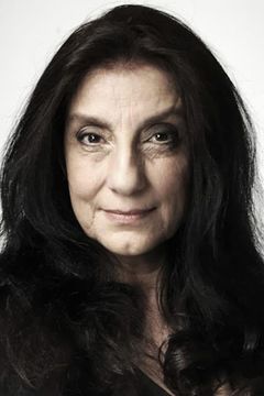 Souad Faress interpreta Wealthy Woman