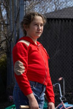 Imogene Wolodarsky interpreta Amelia Stuart