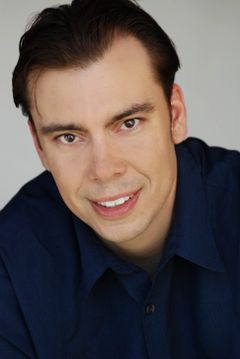 Darin Mangan interpreta Grocery Store Employee (uncredited)