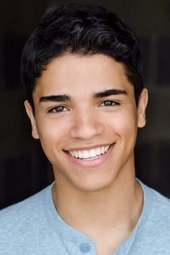 Johnathan Nieves interpreta Mateo Vega