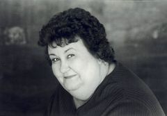 Kathy Lamkin interpreta Desert Aire Manager (uncredited)