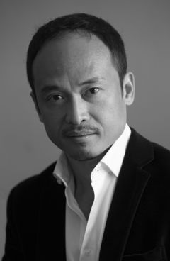 Jason Ninh Cao interpreta Charlie