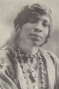 Madame Sul-Te-Wan interpreta Native Handmaiden (uncredited)