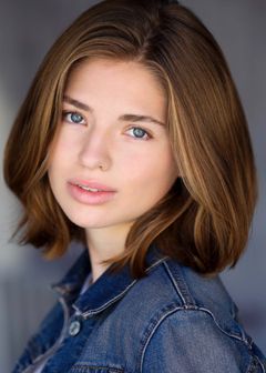 Taylor Geare interpreta Maggie Cahill