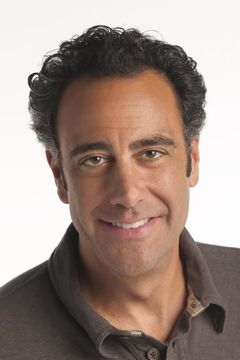 Brad Garrett interpreta Dustin Mason
