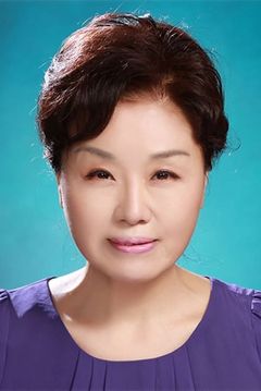 Ban Hye-ra interpreta Jong-su's Mom