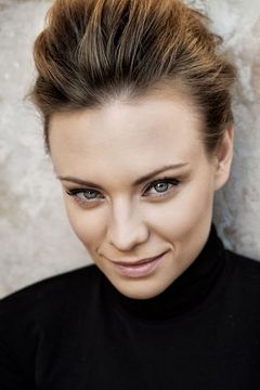 Magdalena Boczarska interpreta Janina Zarychta