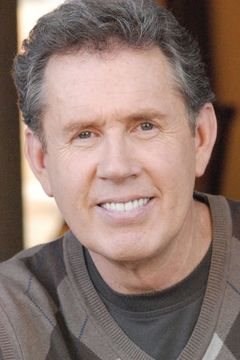 Gary Grubbs interpreta Lou Cantrell (DEA Interrogator)