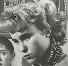 Beverly Long interpreta Helen