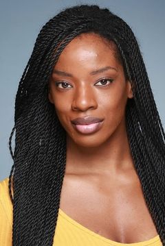 Ayisha Issa interpreta Dr. June Curtis