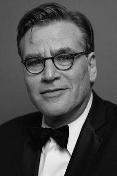 Aaron Sorkin interpreta Man in Bar