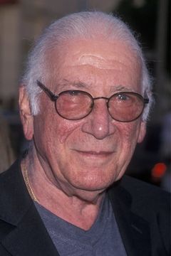 Jerry Goldsmith interpreta Pay-Phone Patron (uncredited)