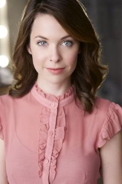 Emma Chandler interpreta Sorority Girl