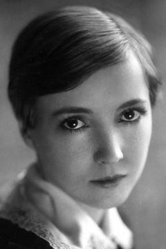Bessie Love interpreta Old Lady - T.O.C.
