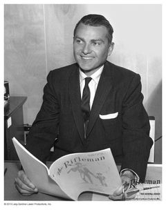 Arthur Gardner interpreta Student (uncredited)