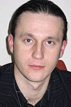 Oleg Malakhov interpreta intelligence officer