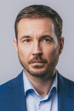 Martin Compston interpreta Craig Burke