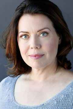 Laura Carson interpreta Nurse