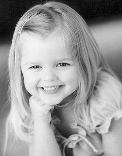 Haley Guiel interpreta Laurie - 13 Years