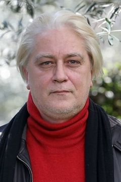 Tommaso Ragno interpreta Dottor Giorgio Lorenzini