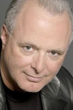 Reg Tupper interpreta Beauty Pageant MC