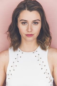 Courtney Baxter interpreta Mora Brody
