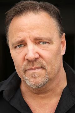 Michael Gier interpreta Stewie
