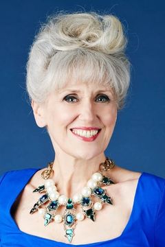 Anita Dobson interpreta Mrs. Mentis