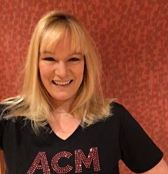 Anna Wendt interpreta Dolly Parton fan