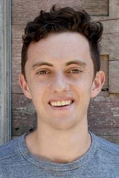 Blake Mizrahi interpreta Christopher Miller