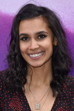 Sophia Ali interpreta Chloe Frazer