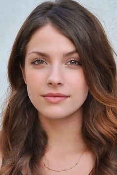 Paige Spara interpreta Lea Dilallo