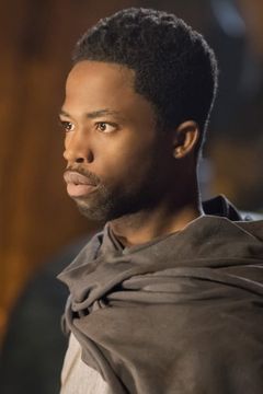 Dewshane Williams interpreta Grayson