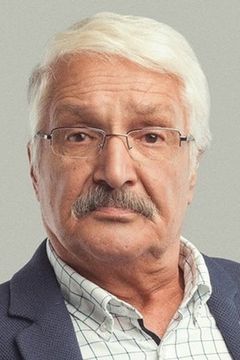 Salih Kalyon interpreta Dr. Ibrahim