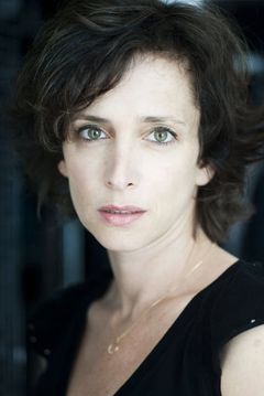 Nathalie Levy-Lang interpreta Costume Woman