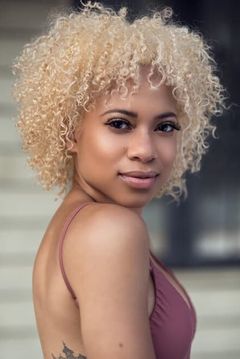 Iman Marshall interpreta Dancer #1