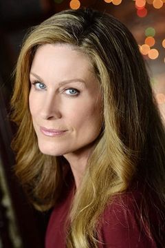 Marcia Pizzo interpreta Lloyd's Wife