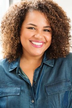 Eliana Reyes interpreta (voice)