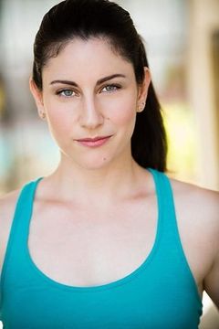 Katie Schwartz interpreta Kimberly