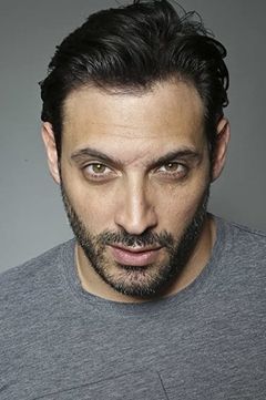 Stefano DiMatteo interpreta Sergio Boniti