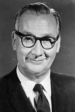 Edward Andrews interpreta Mr. Burke