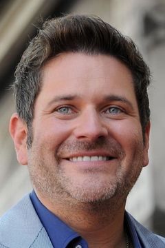 Jay DeMarcus interpreta Zimmerman