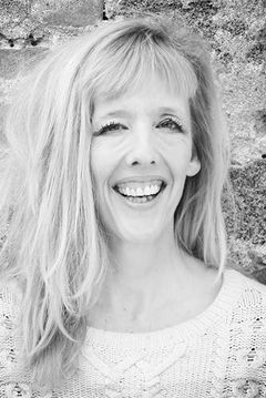 Francesca Longrigg interpreta Mrs. Dormandy