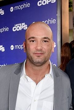Nicholas Thomas interpreta Glenn